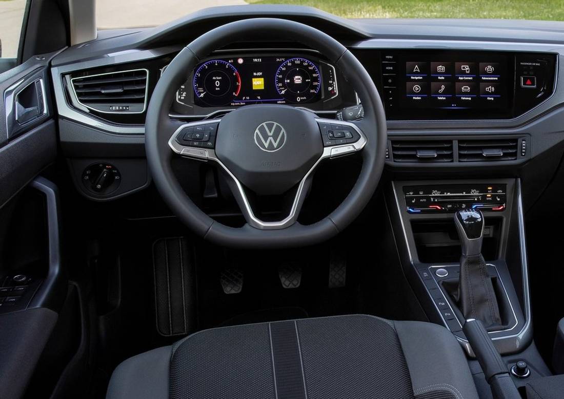 Volkswagen-Polo-interni.jpeg