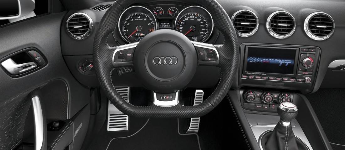 Audi-RS-TT-Interior