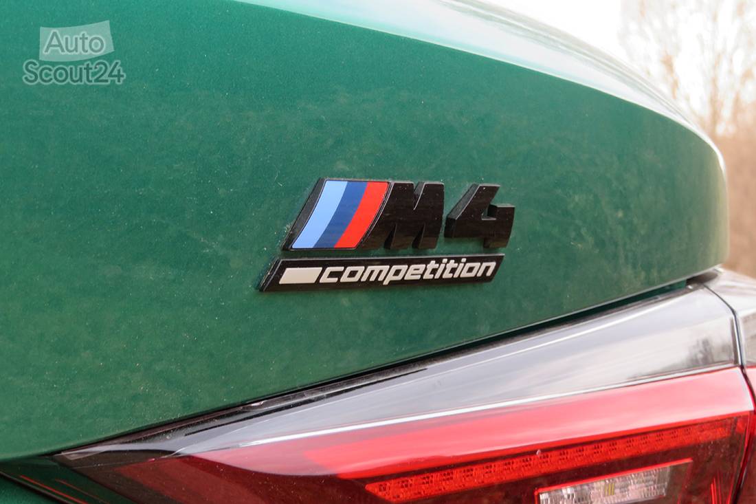 11 BMW M4 cabrio logoM4