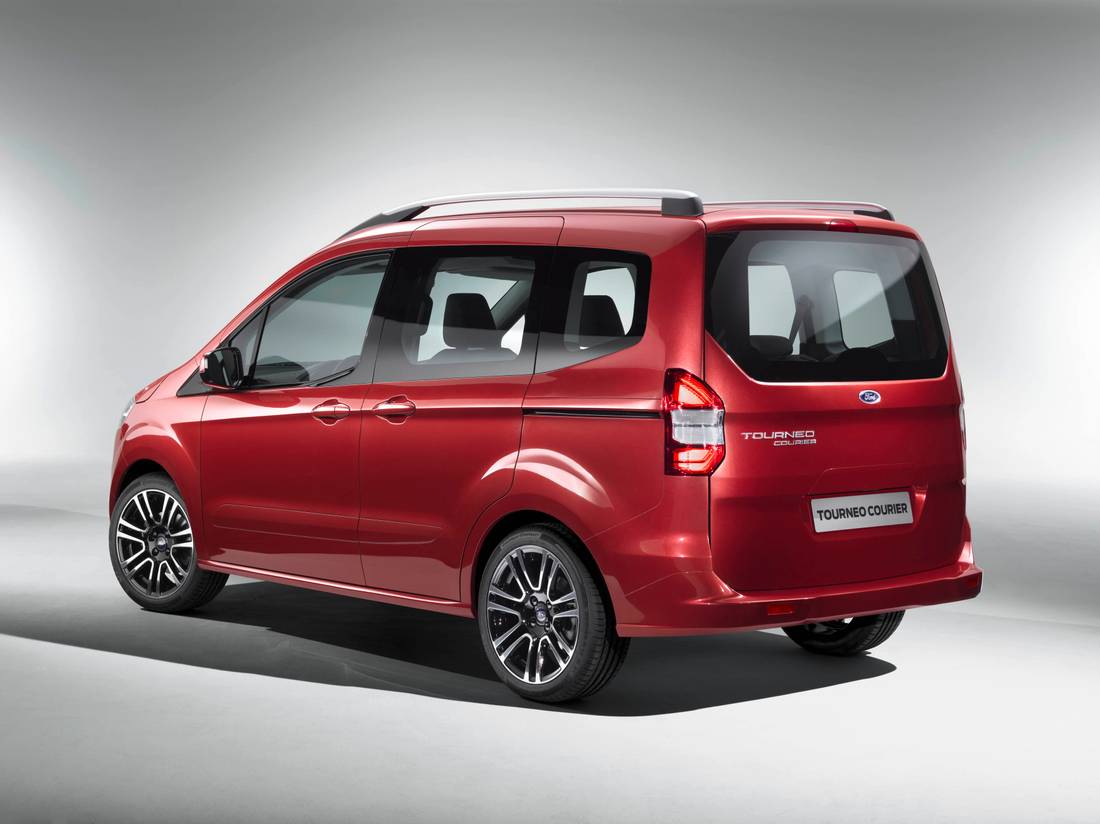 ford-tourneo-courier-back