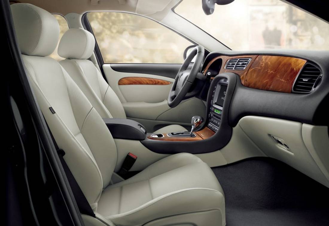 jaguar-s-type-interior