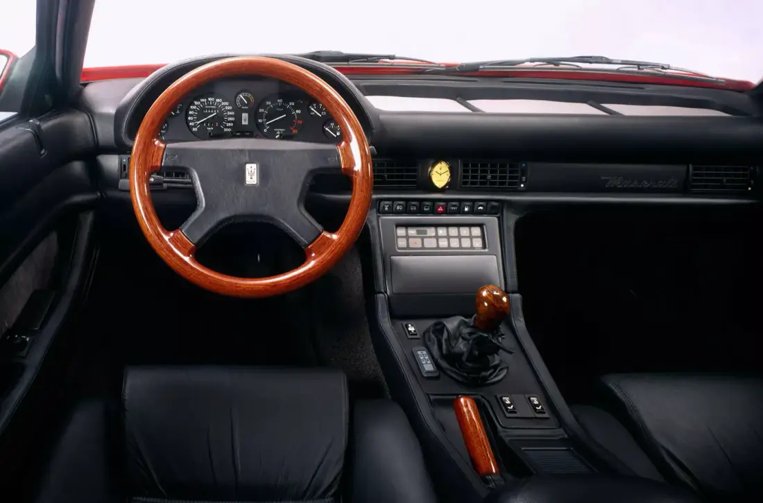 maserati-racing-interior