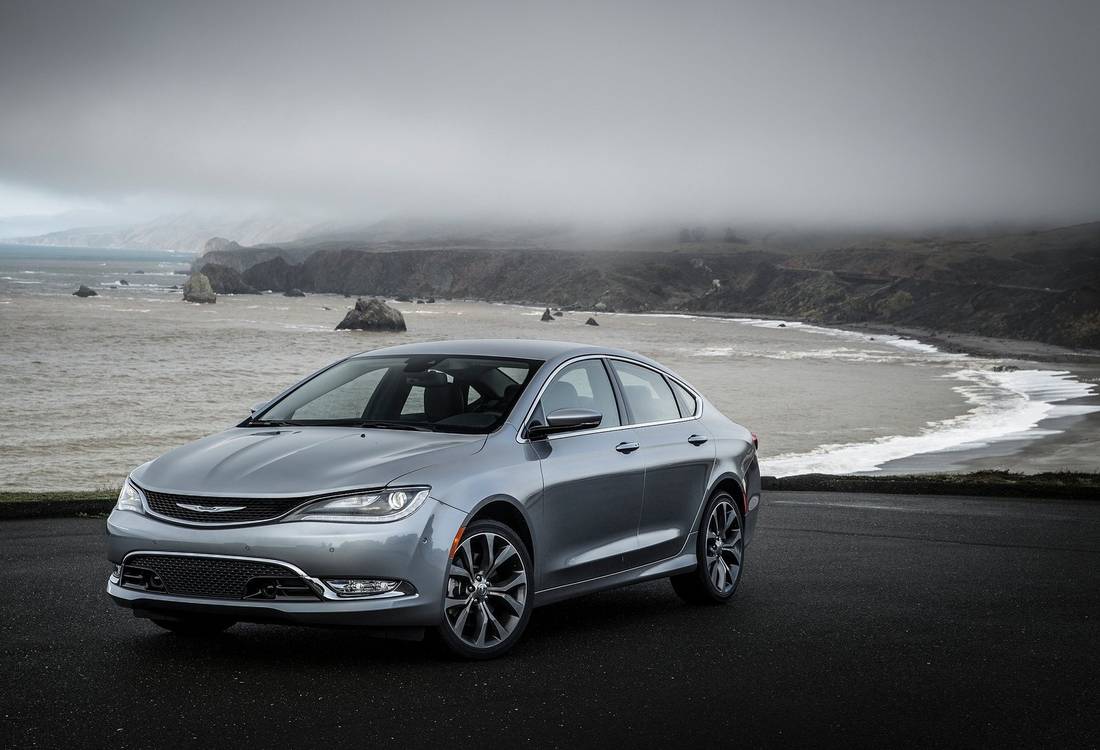 chrysler-200-front