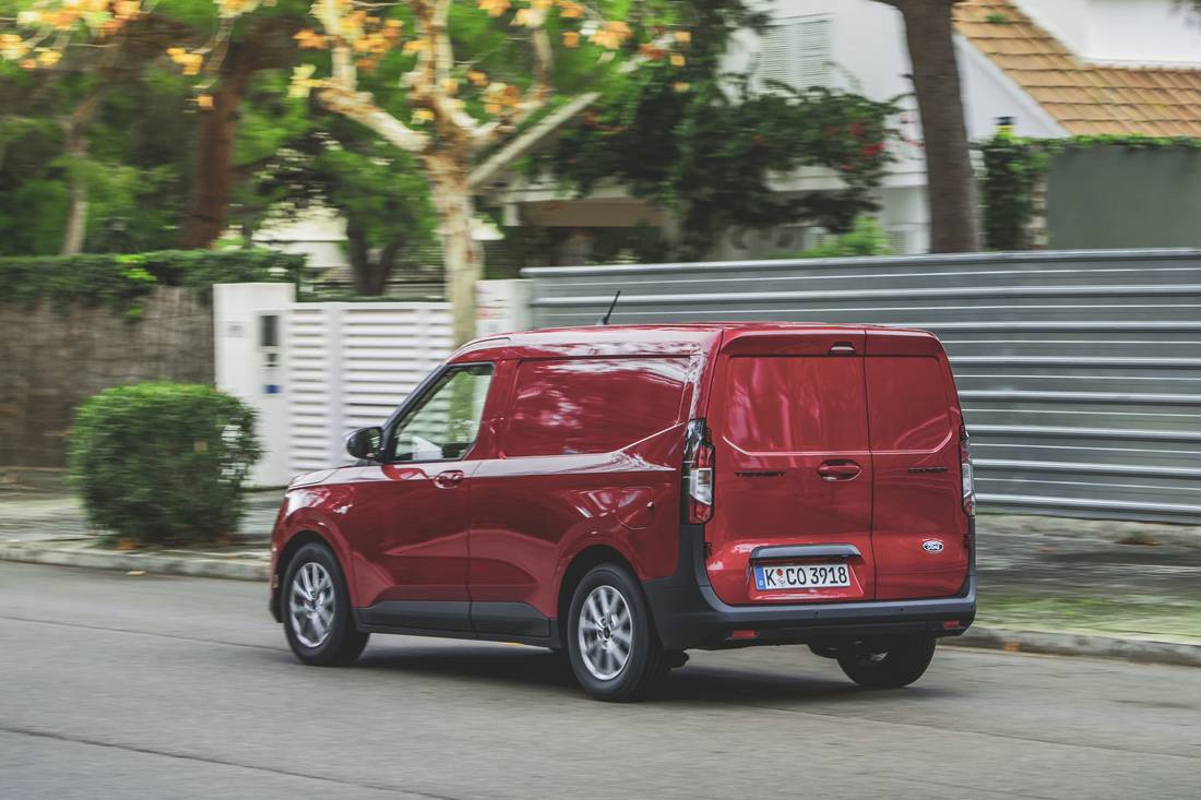 ford transit courier 17