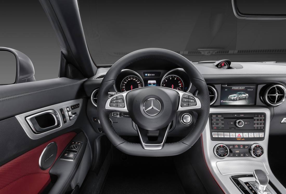 mercedes-benz-slc-300-interior