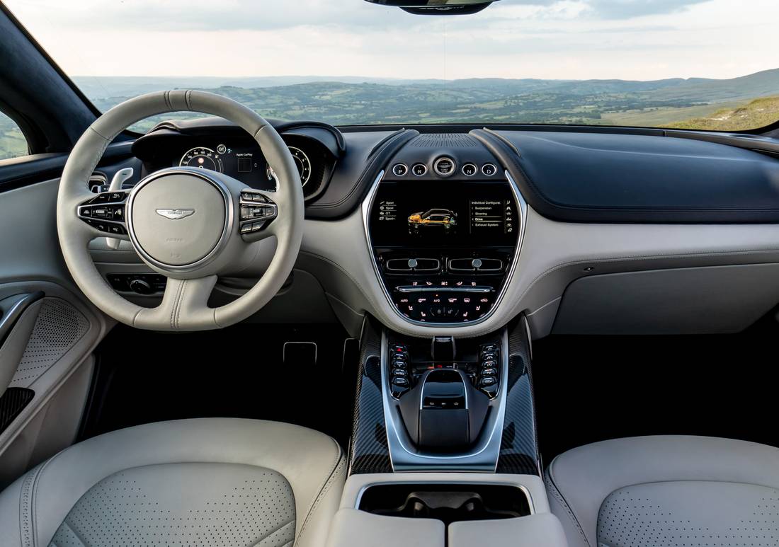 aston-martin-dbx-interior