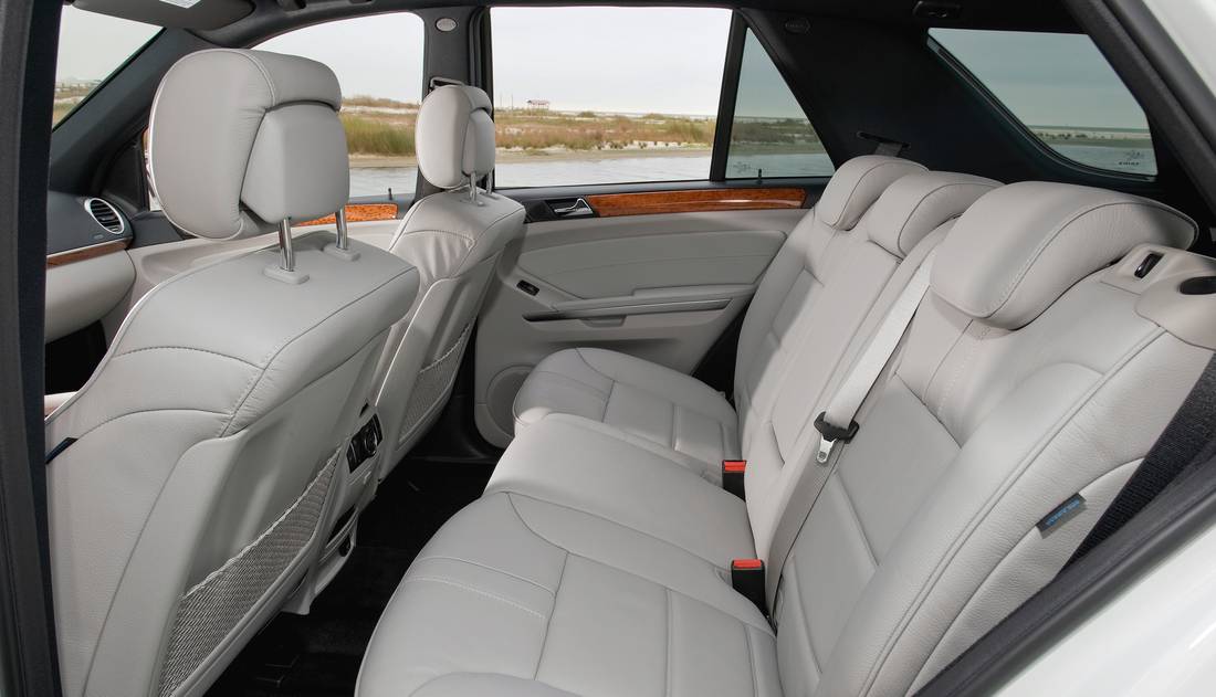 mercedes-benz-ml-320-seats