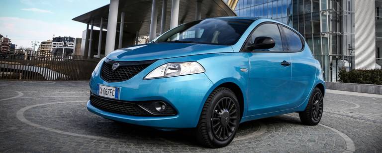 LANCIA Ypsilon hybrid ECOCHIC (1)