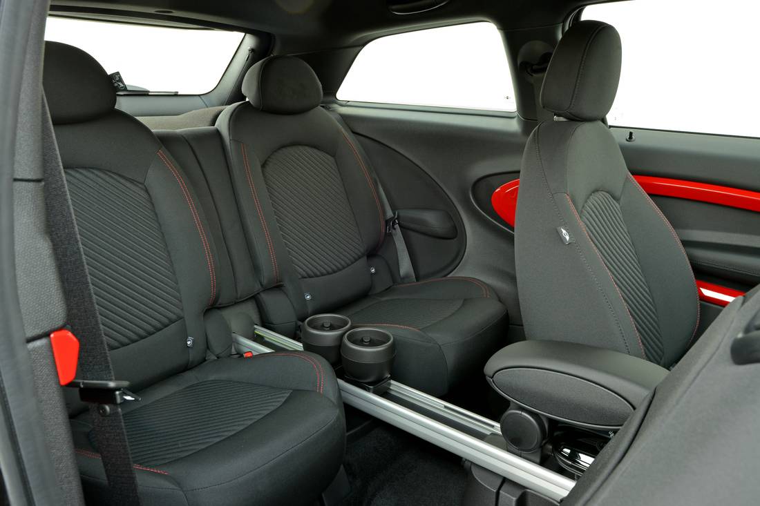 mini-paceman-seats