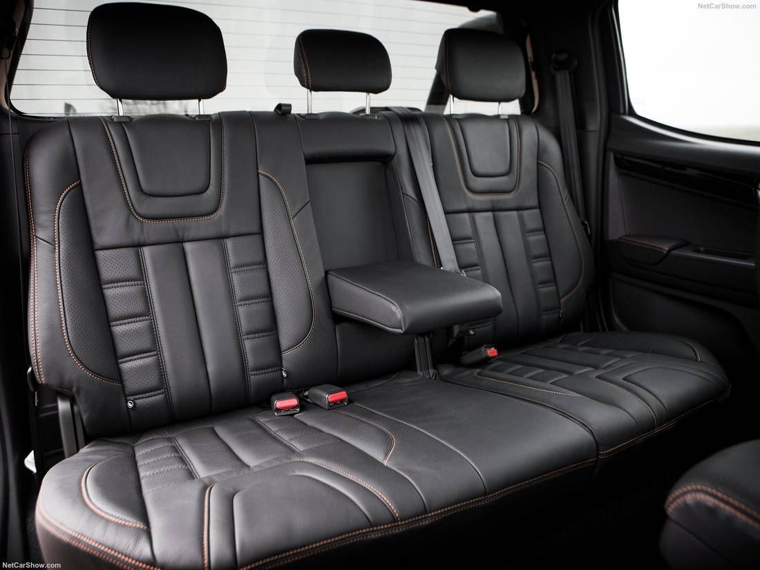 isuzu-d-max-seats