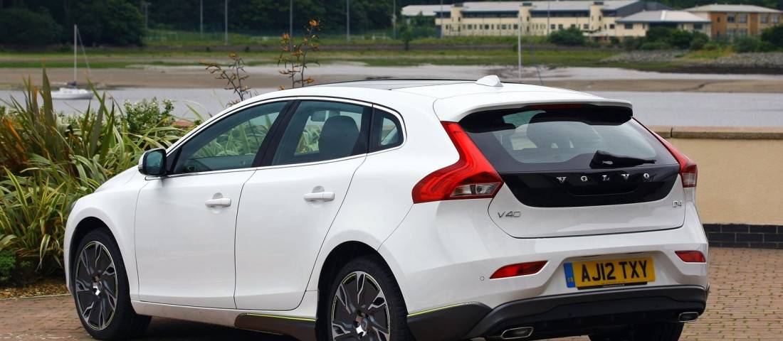 volvo-v40-back-1100