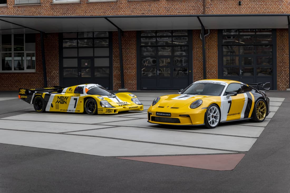 La Porsche 911 GT3 e la 956 che vinse a Le Mans nel 1985