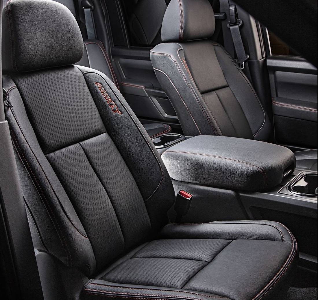 nissan-titan-seats