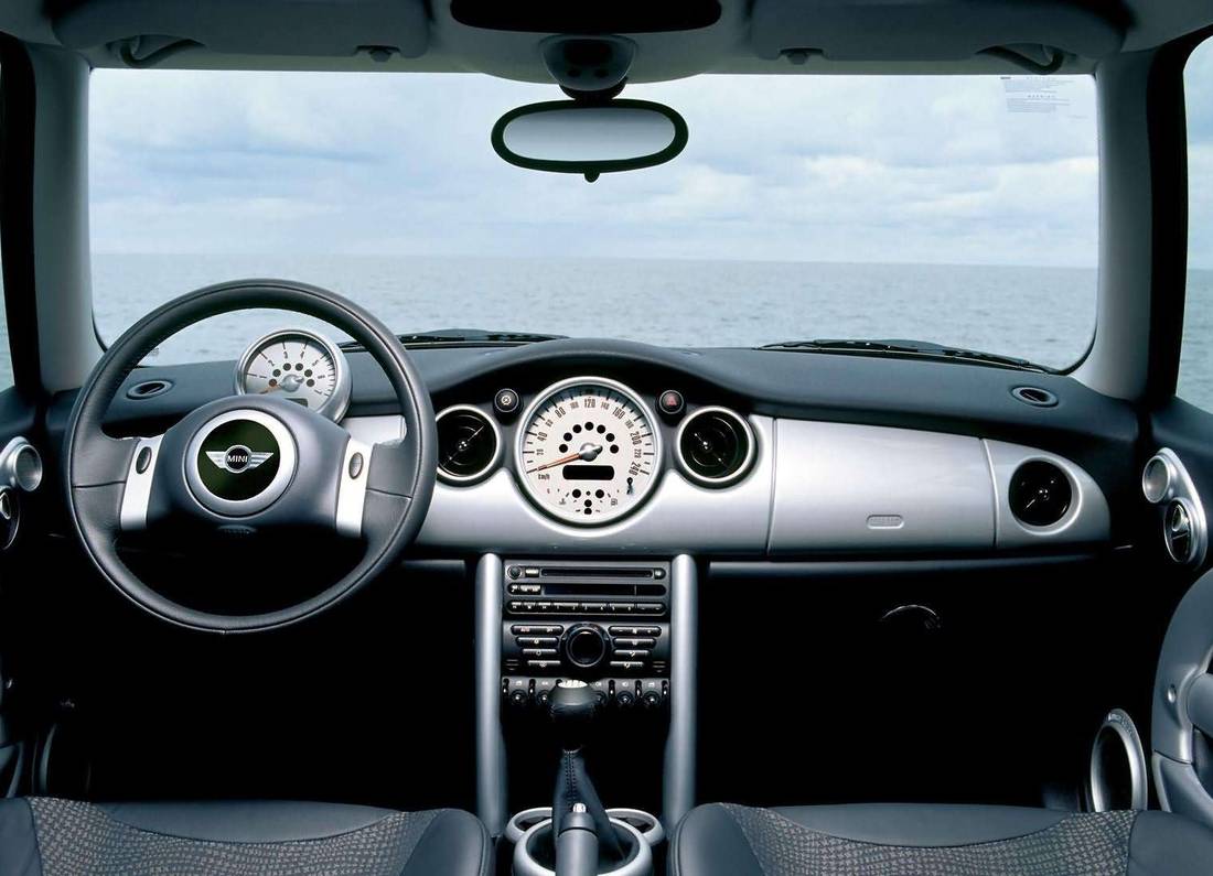 mini-one-d-interior