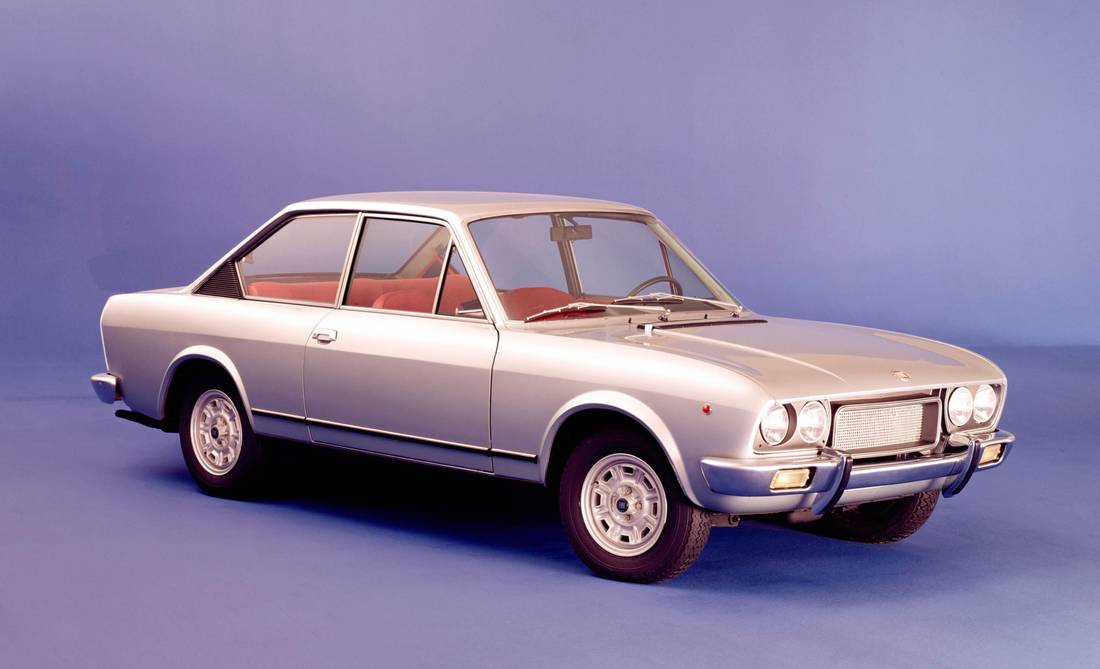 fiat-124-coupe-side-front