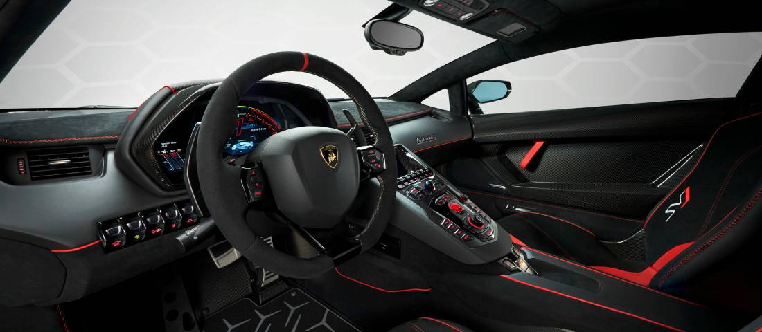 lamborghini-aventador-svj-interieur