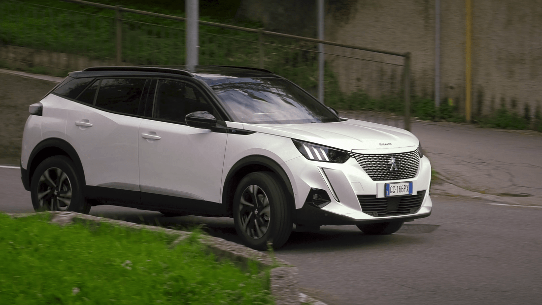 suv compatto elettrico peugeot
