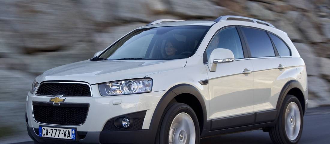 Chevrolet_Captiva_Side-1100