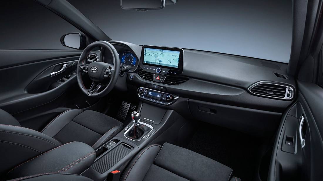 hyundai-i30-fastback-interieur