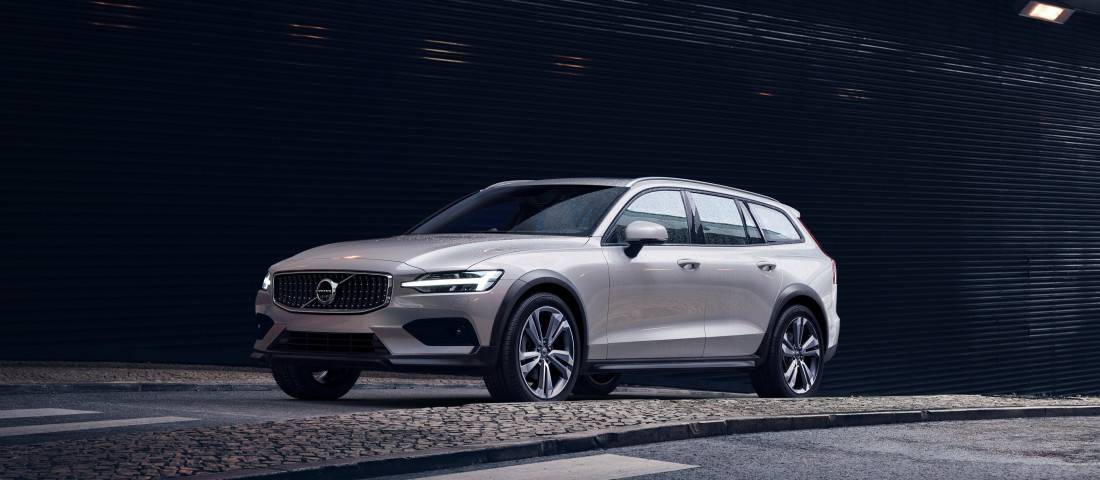 Volvo_V60_Cross_Country_05-1100.jpg