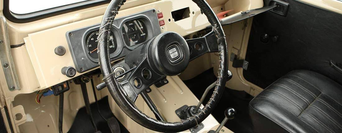 suzuki-lj-80-interior