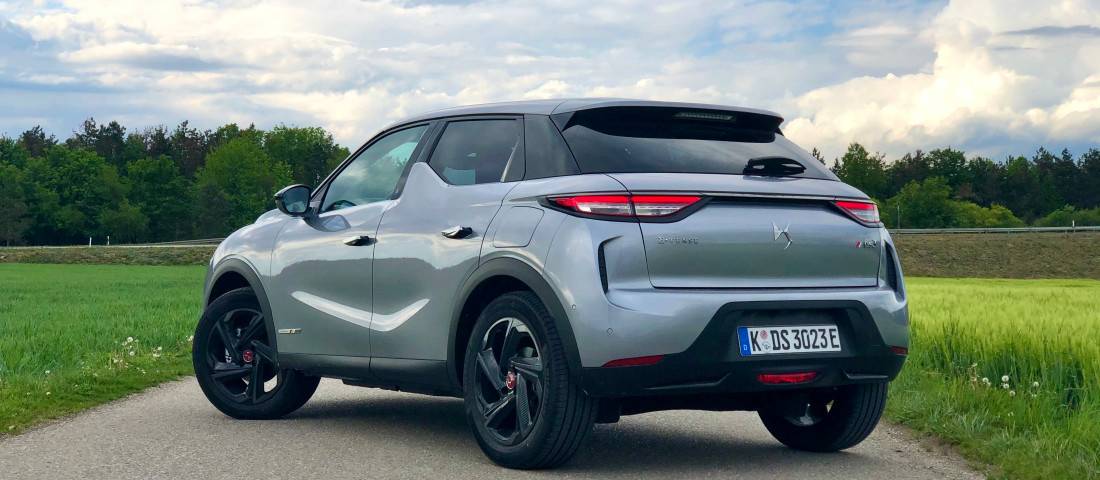 DS3_Crossback_E-Tense_2020_Heck_rechts-1100