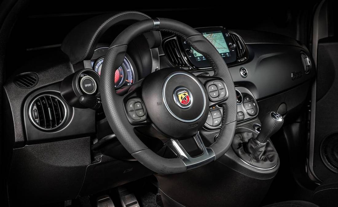 fiat-595-abarth-interior