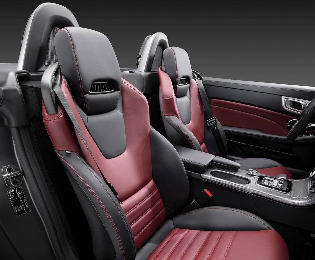 mercedes-benz-slc-300-seats