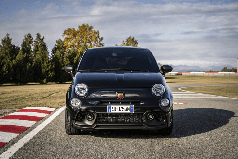 Nuova Abarth 695 75 Anniversario 03