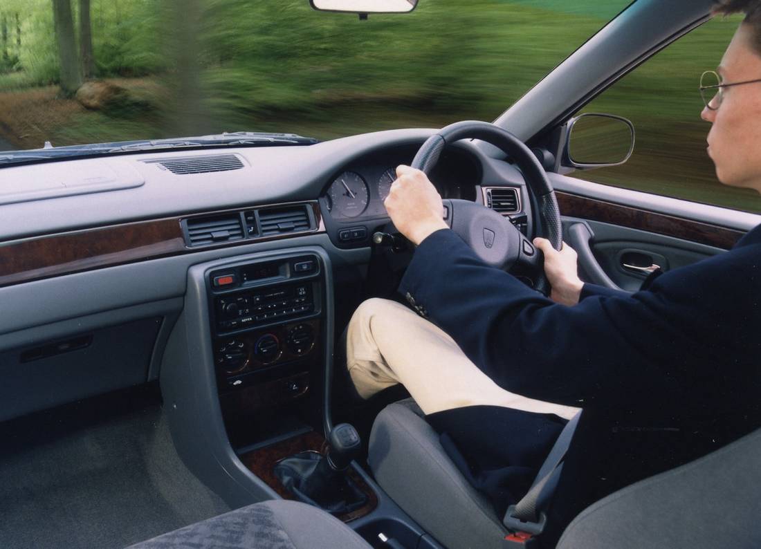 rover-400-interior