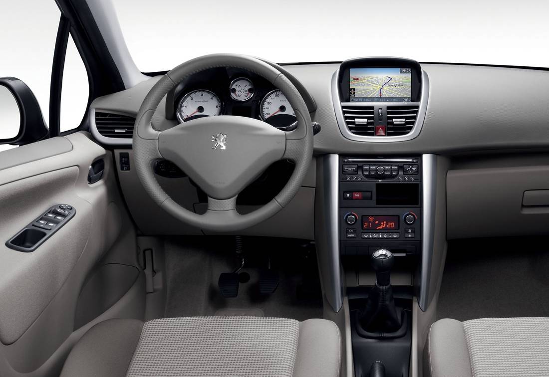 peugeot-207-interieur