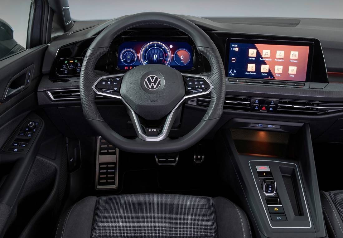 vw-golf-gtd-interior