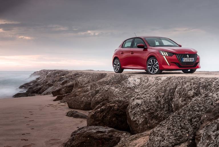 peugeot-208-front