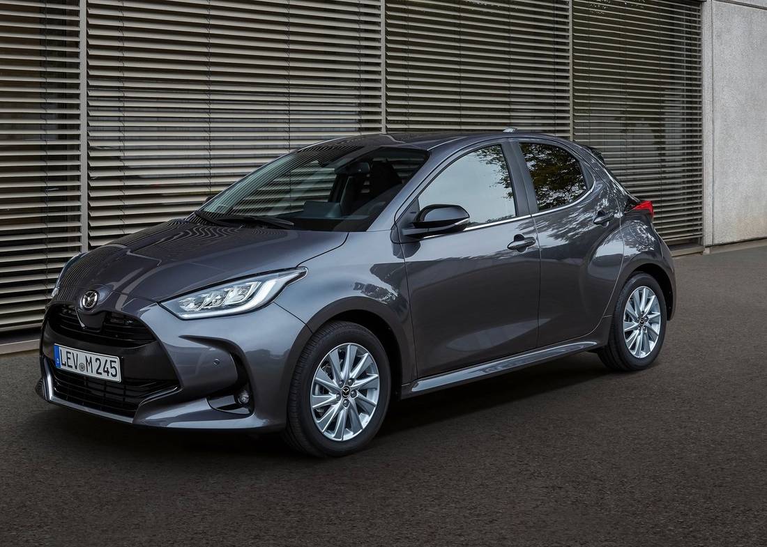 Mazda 2 Hybrid: dimensioni, interni, motori, prezzi e concorrenti -  AutoScout24