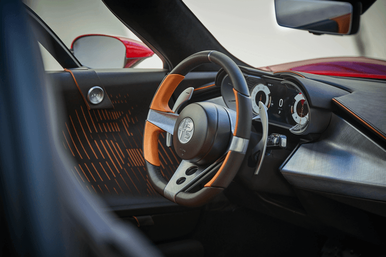 Supercar Alfa Romeo 33 Stradale AutoScout24 prezzo motore prestazioni 10