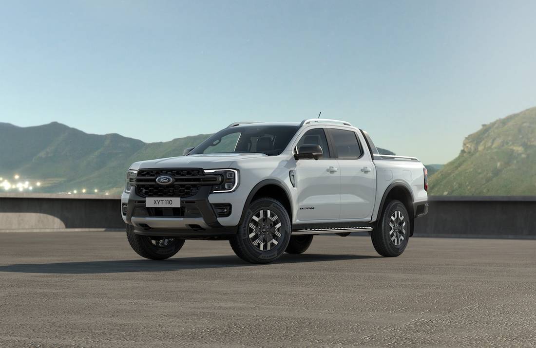 Ford Ranger PHEV (2023) static, front view