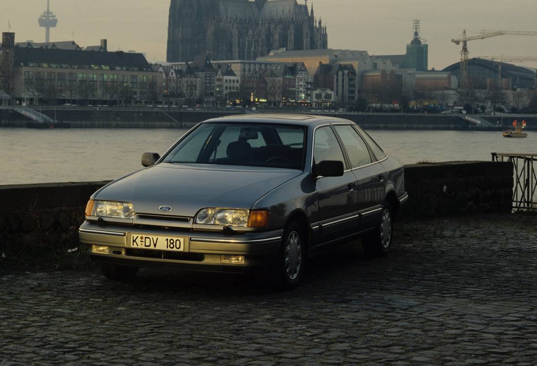 Ford-Scorpio-2.jpg