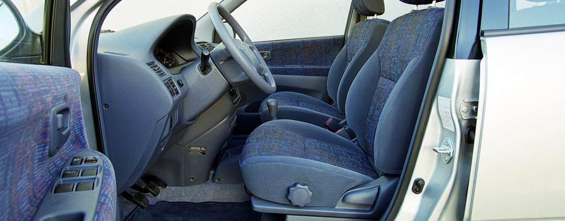 toyota-picnic-interior