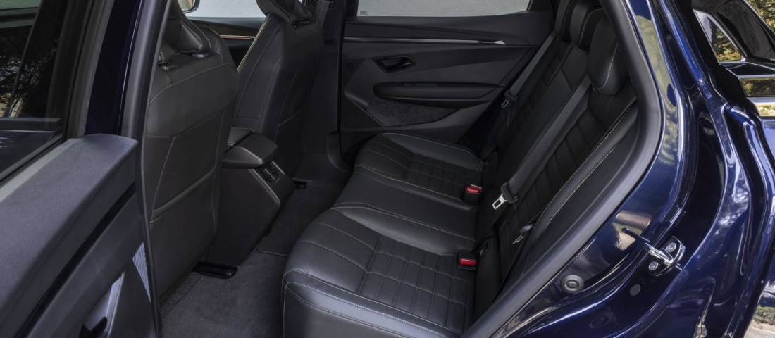 renault-megane-e-tech-seats