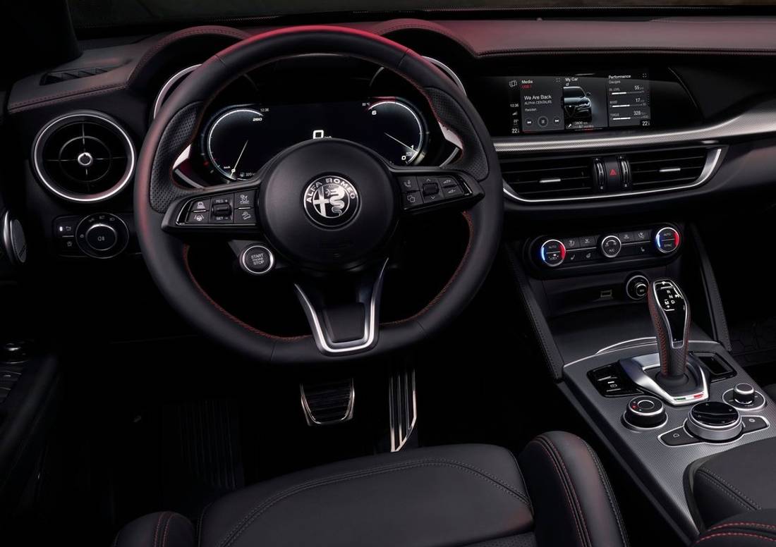 Alfa_Romeo-Stelvio-interni.jpeg