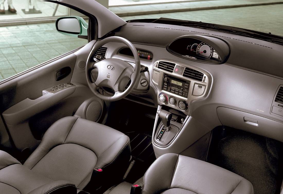 hyundai-matrix-interior