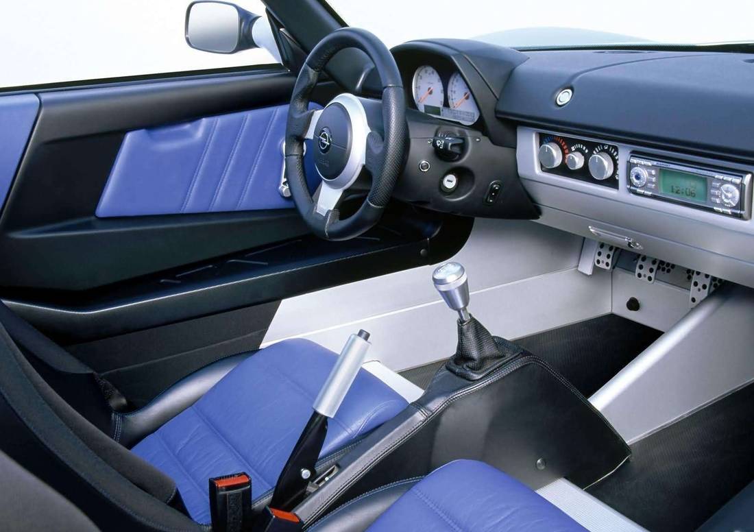 opel-speedster-turbo-interior