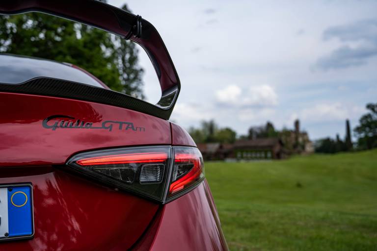 Giulia GTAm ETNA Red (18)