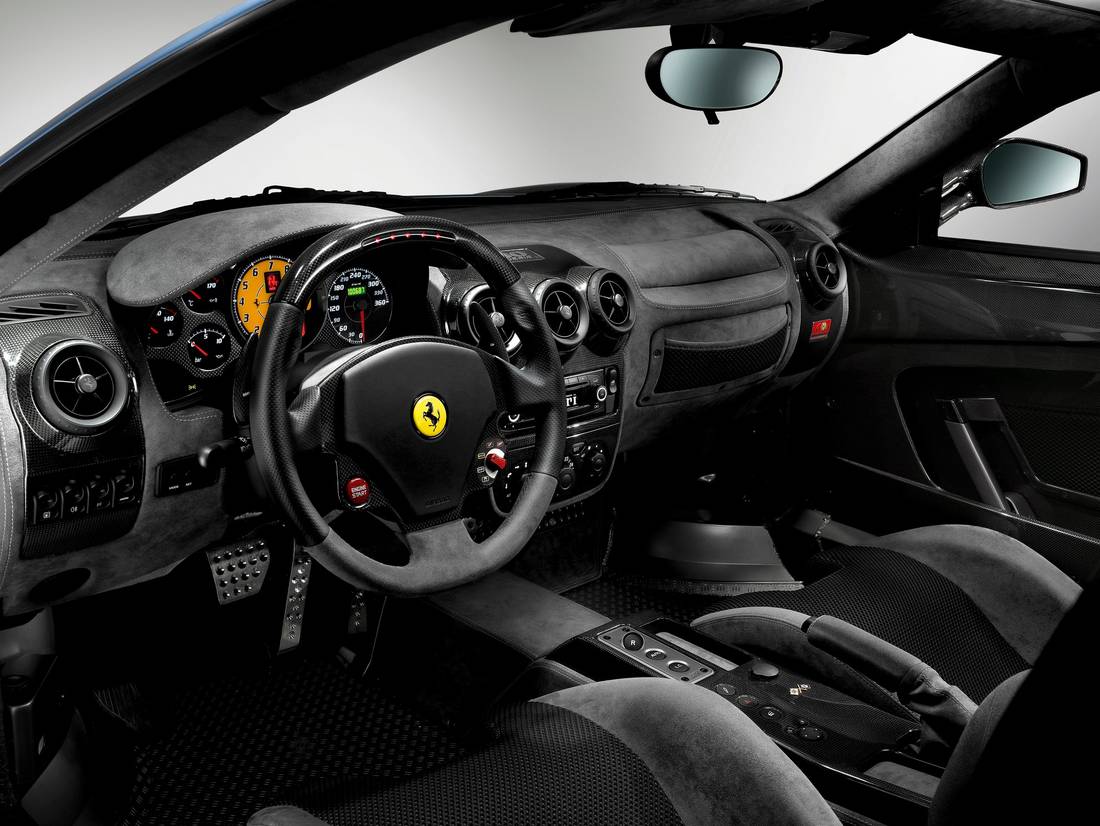 ferrari 430 scuderia with option scuderia stripe2