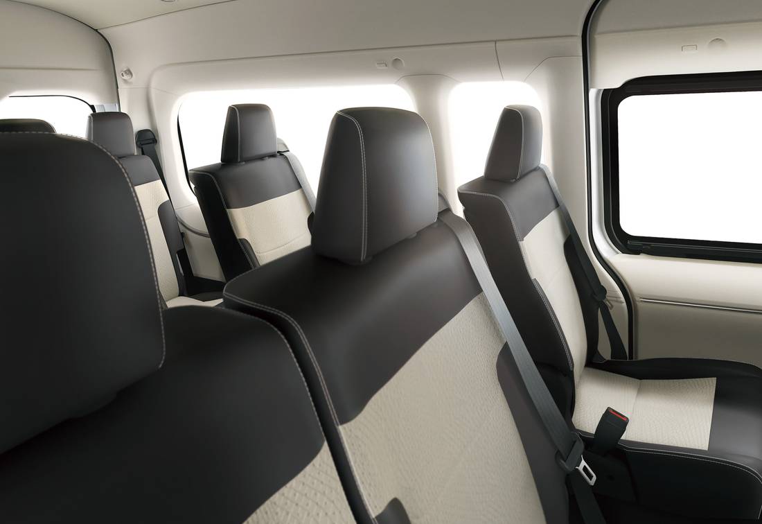 toyota-hiace-seats