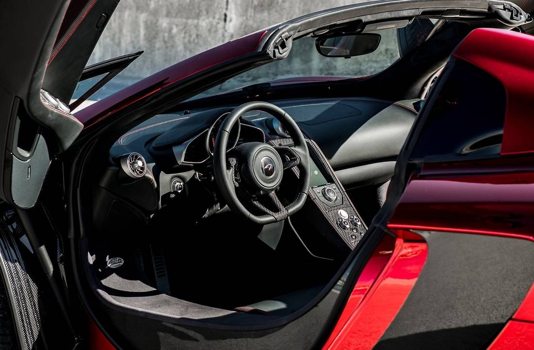 mclaren-mp4-12c-interior