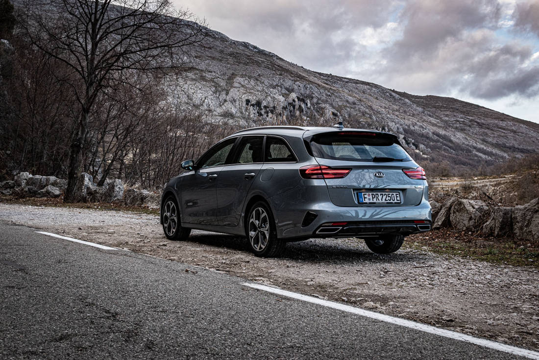 Kia-Ceed-Sportswagon-PHEV-Side-Rear