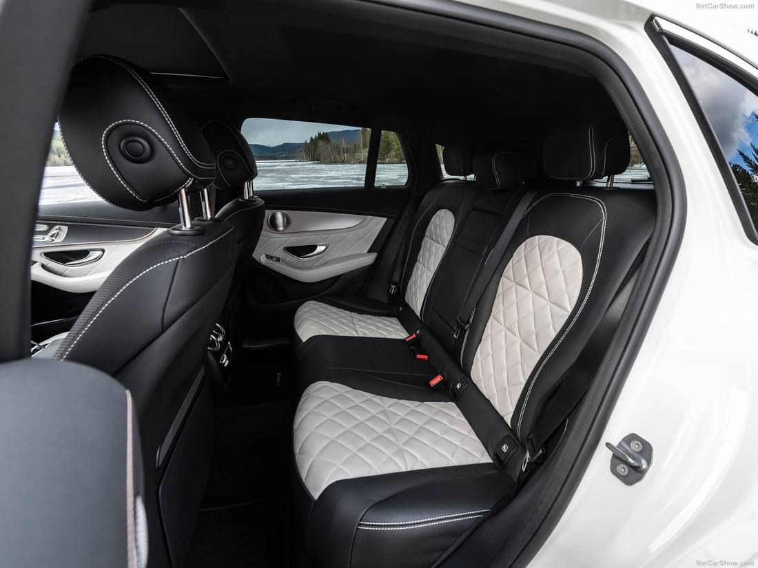 mercedes-benz-eqc-seats