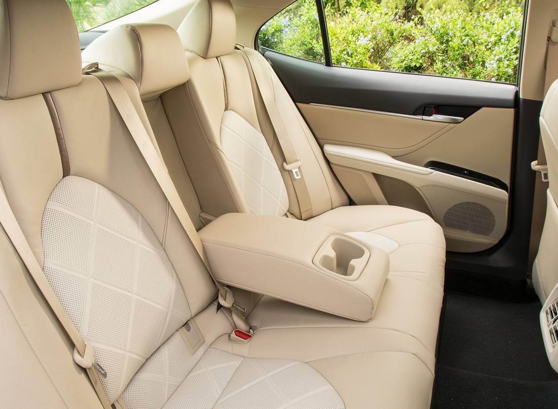 toyota-camry-seats