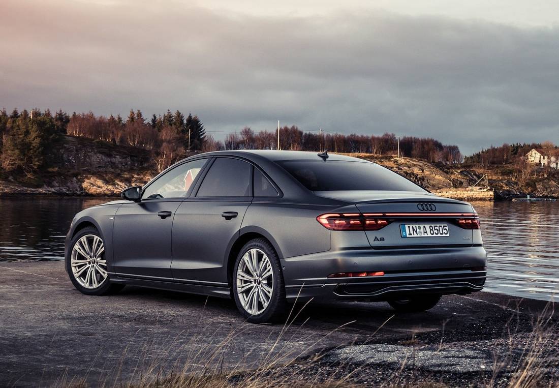 audi-a8-back